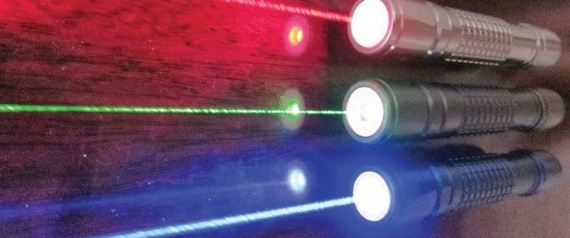 «الطيران المدني»: 15 بلاغ ليزر يعيق الطائرات خلال شهر