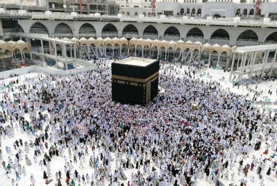 إدارة الحشود بالمسجد الحرام تبحث أحدث الوسائل التقنية 
مع مركز «التميز البحثي»