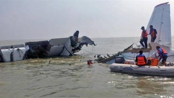 سفينة فرنسية تنضم لجهود البحث عن صندوقي الطائرة المصرية