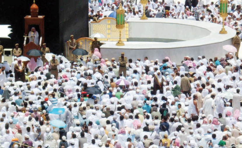 خطيب الحرم المكي يحذر من «الباطل» و«اللهو»