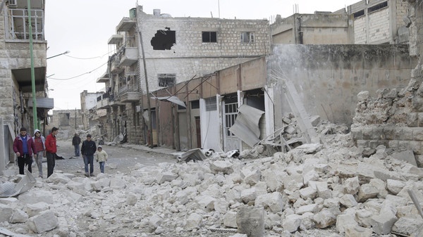 روسيا تقصف إدلب وتقتل 23 شخصا بينهم سبعة أطفال