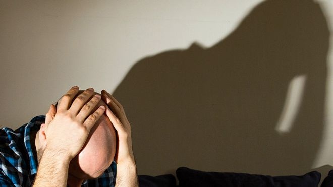 النساء أكثر عرضة للقلق بمعدل الضعف مقارنة بالرجال
