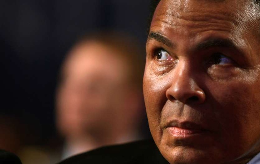 ويل سميث من بين حاملي نعش محمد علي كلاي