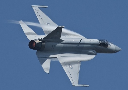 مقاتلة صينية تعترض طائرة تجسس أمريكية "بطريقة غير آمنة"