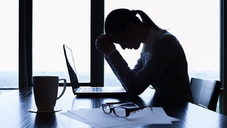 النساء والشباب الأكثر توجٌعا من القلق والكآبة