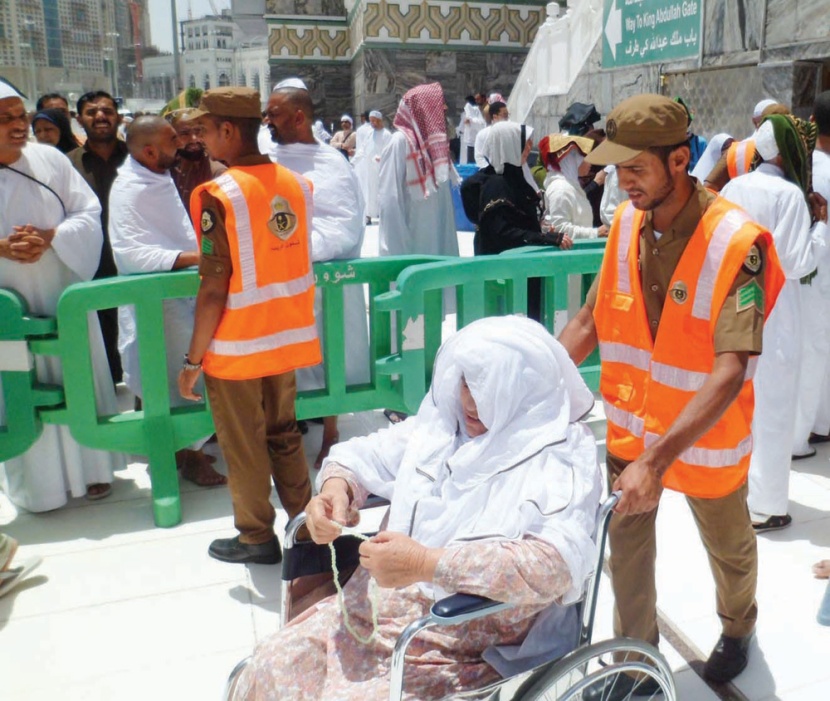 إنقاذ 120 معتمرا تعرضوا لانزلاقات وإعياء جراء الإجهاد