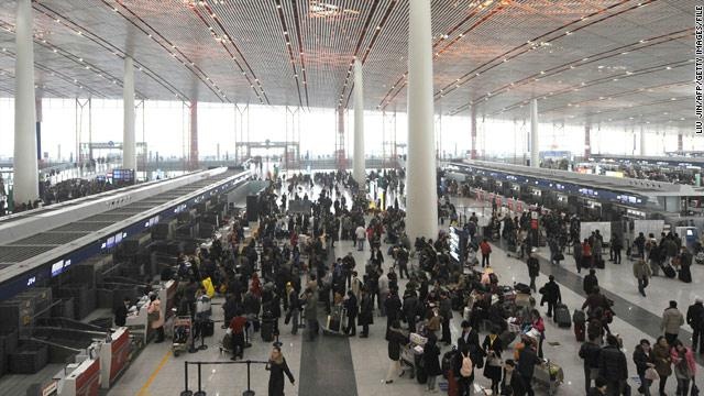 ثلاثة مصابين في انفجار مواد ناسفة بدائية الصنع في مطار صيني