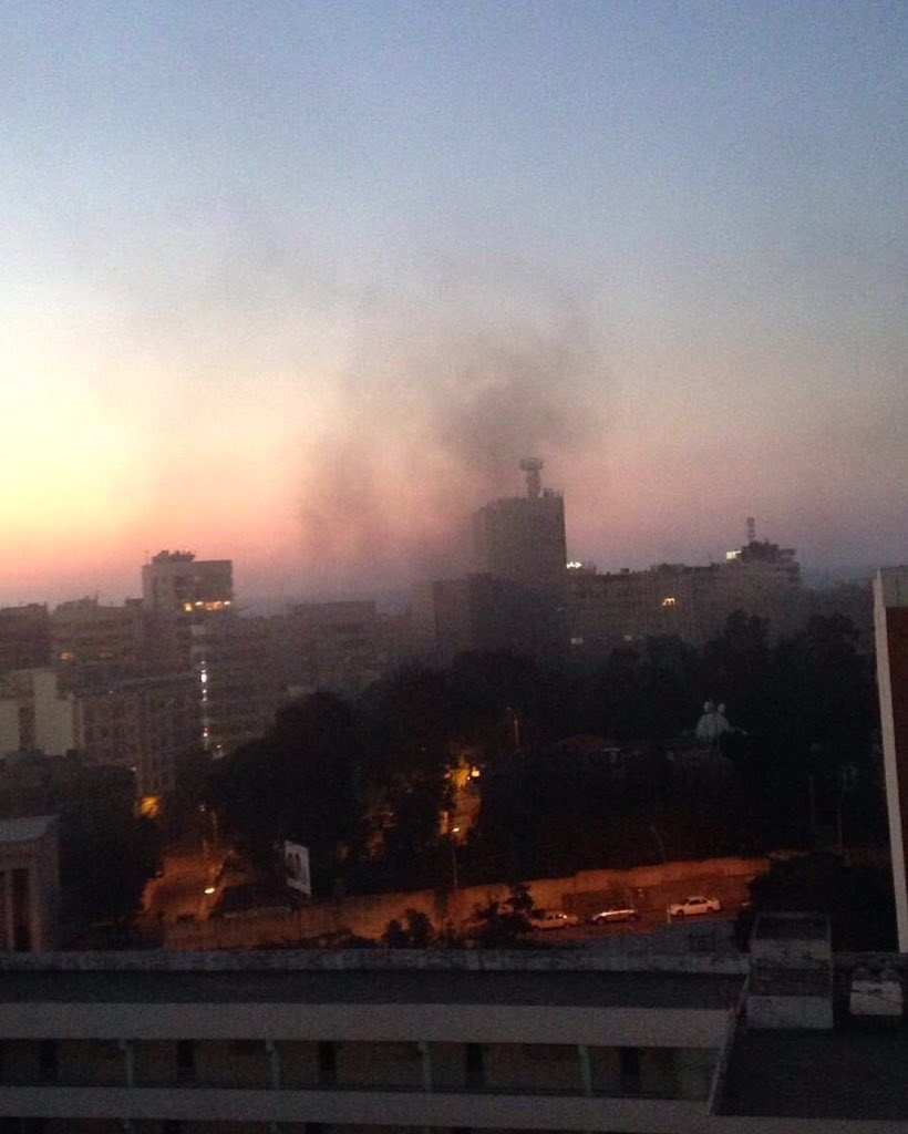 انفجار يستهدف المركز الرئيسي لبنك لبنان والمهجر في بيروت