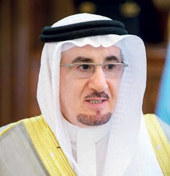 وزير العمل يوجه بتأهيل ودعم توظيف الفتيات الأيتام 
في قطاع الاتصالات