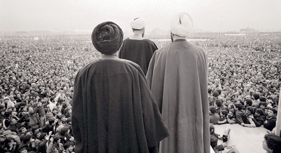 فقط في إيران .. انتهاك حرية مواطنين واستغلالها في أجندات سياسية