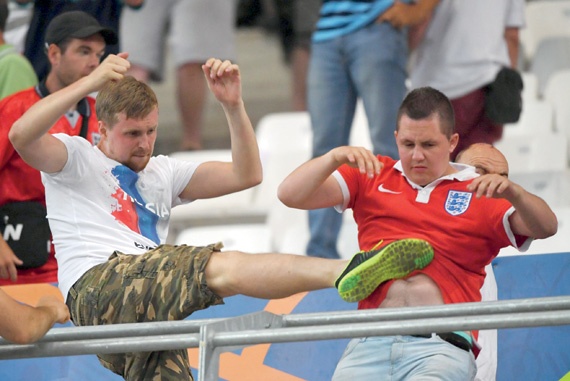 العنف الرياضي .. رسالة إلى صانعي القرار دون الحاجة إلى ساعي بريد