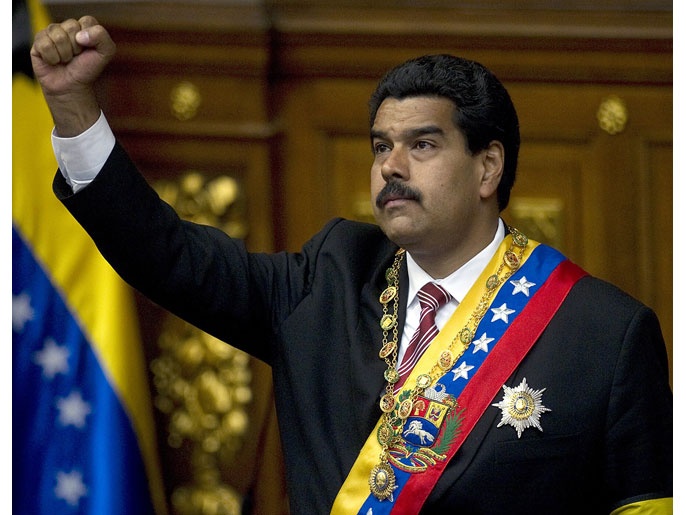 المعارضة الفنزويلية تقول إنها جمعت توقيعات كافية لاستفتاء إقالة مادورو