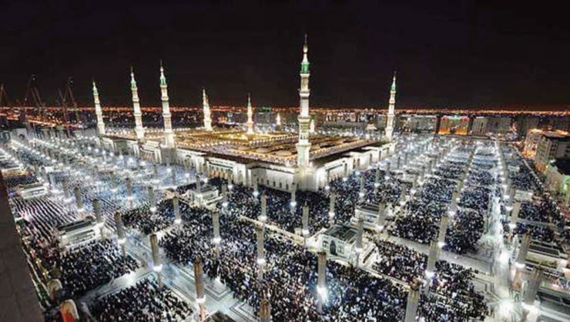 مليون مصل يحضرون ختم القرآن الكريم 
في المسجد النبوي