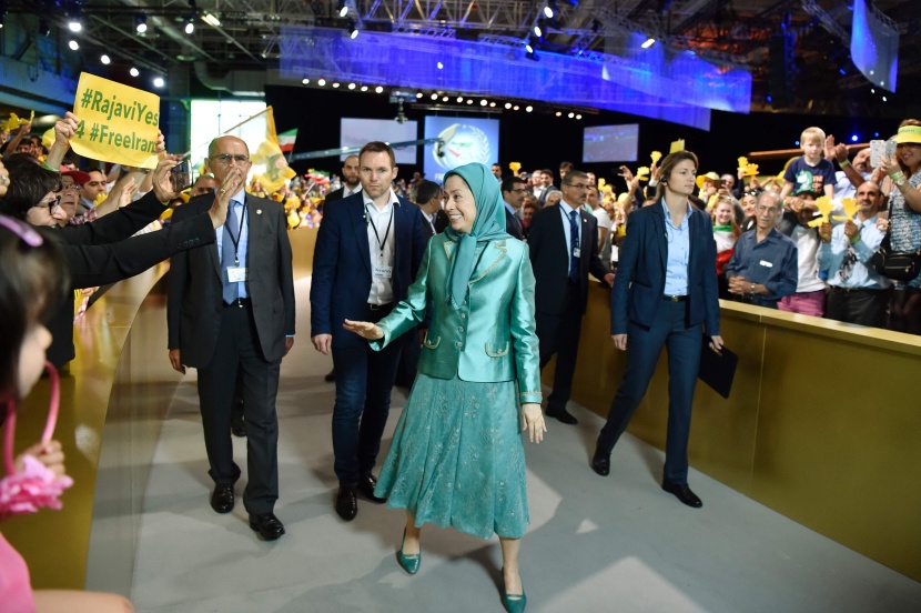 المعارضة الإيرانية في مؤتمر باريس: لا حل إلا بإسقاط نظام "الملالي"