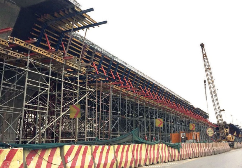 «النقل»: 97 % نسبة الإنجاز في جسر «المعيزيلة»