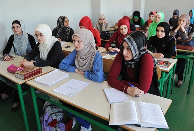 مسؤول: تركيا تغلق 626 مؤسسة تعليمية