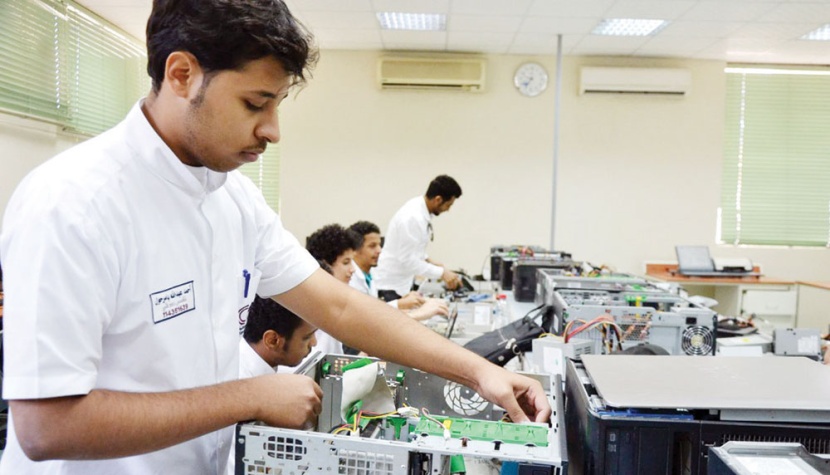 40 ألف متقدم على الكليات التقنية.. والتسجيل مستمر