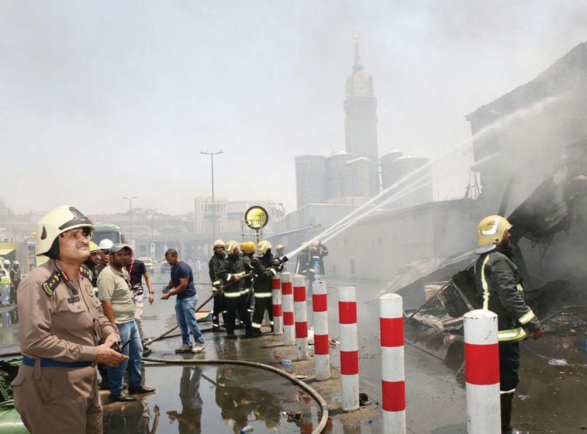 مكة المكرمة: الدفاع المدني يسيطر على حريق في 5 محال تجارية