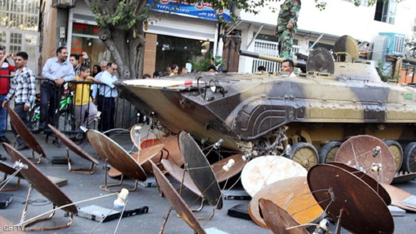 السلطات الإيرانية تدمر 100 ألف طبق لاقط