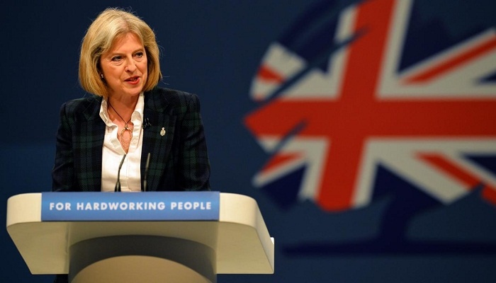 تيريزا ماي تزور إيرلندا الشمالية لبحث مسألة الحدود