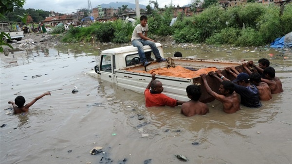 مصرع 58 شخصا وفقدان 20 آخرين جراء فيضانات في نيبال