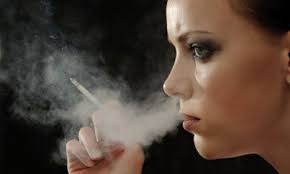 التدخين يزيد مخاطر نزيف بطانة المخ خاصة لدى النساء