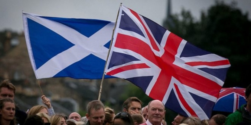 الاسكتلنديون يؤيدون البقاء في بريطانيا رغم انسحابها الأوروبي