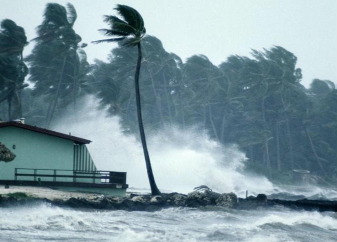 الصين ترفع مستوى التحذير من إعصار نيدا