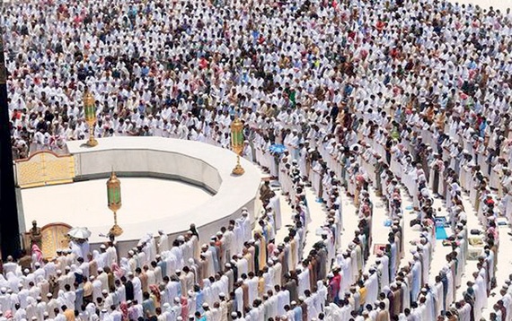 خطيب الحرم المكي: إسراف الأفراد والمؤسسات آثاره خطيرة ويؤدي إلى إفلاس الدول