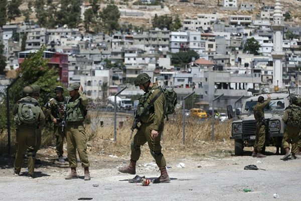 إصابة 7 فلسطينيين برصاص إسرائيلي خلال اقتحام القوات لمخيم الدهيشة