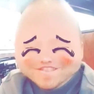 سناب شات تعزز للعنصرية