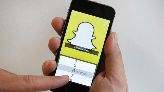 خطة لملاحقة متعاطي التدخين والشيشة في «سناب شات» و«يوتيوب»