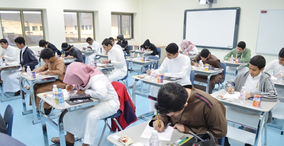 إلزام المدارس الأهلية بإعادة الرسوم المضافة إلى أولياء الأمور