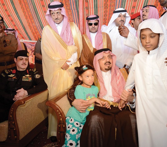 أمير عسير: الوطن سيظل شامخا بهمة رجال الأمن