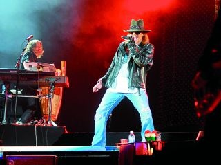 فريق "جانز أند روزز" يقوم بجولة غنائية في أستراليا العام المقبل