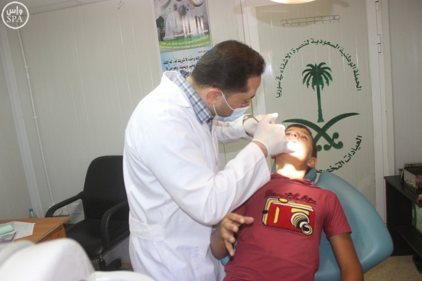 عيادة الأسنان تقدم العلاج لـ 137 مريضا من للسوريين في الزعتري