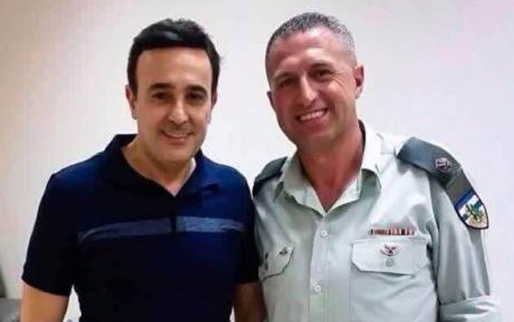 جدل واسع في تونس بسبب صورة لصابر الرباعي مع ضابط إسرائيلي