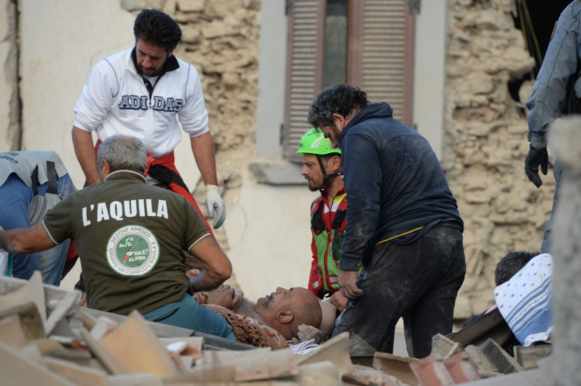 ارتفاع حصيلة وفيات زلزال إيطاليا إلى 37 شخصا