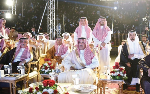 أمير المدينة المنورة يدشن المبنى الجديد
 لـ «الخطوط السعودية»