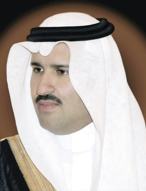 أمير المدينة المنورة يعتمد الدليل التنظيمي لمبادرات الشباب