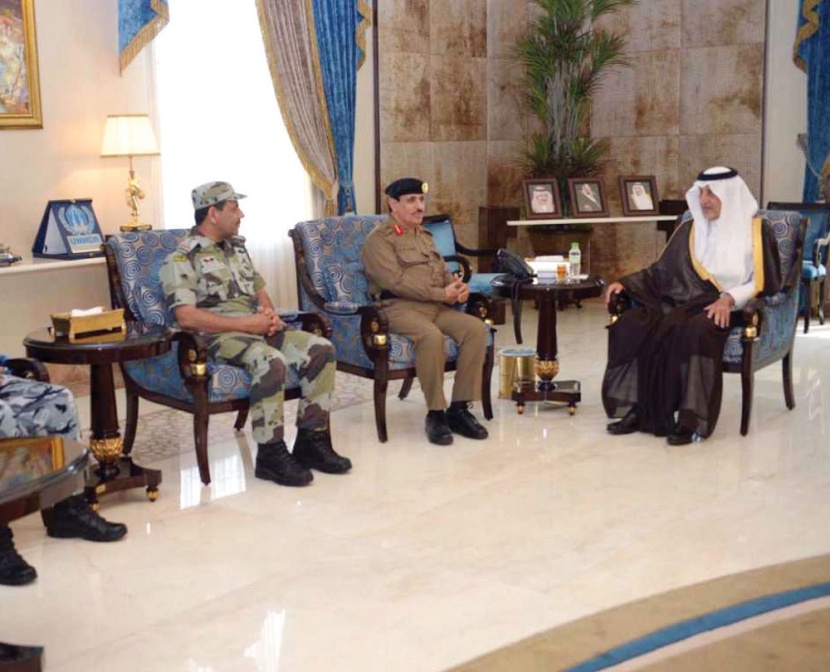 خالد الفيصل يطلع على خطة الأمن العام لإدارة حركة المشاة والحشود