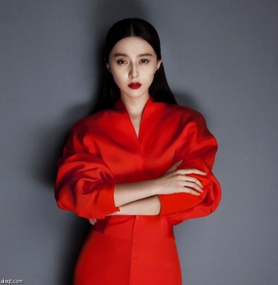 الممثلة الصينية فان بينغ بينغ تحضر عرض فيلمها الجديد في مهرجان تورونتو السينمائي