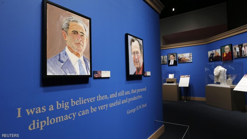 بوش "الرسام" في كتاب يضم لوحات بريشته