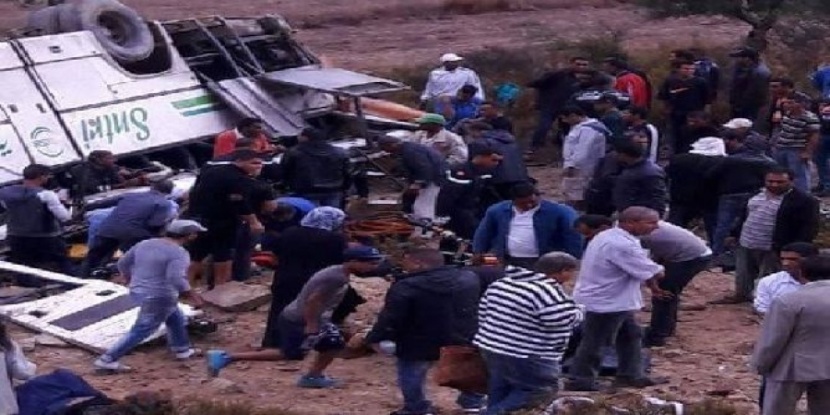 مصرع وإصابة 33 شخصا في إنقلاب حافلة شمال غرب تونس
