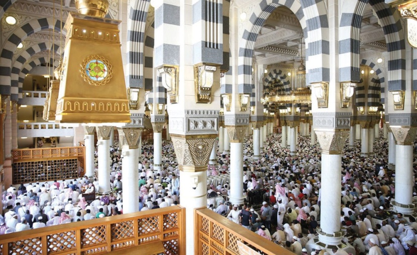 نصف مليون مصل يؤدون آخر جمعة في العام الهجري بالمسجد النبوي