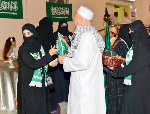 بمشاركة 190 سعودية .. «مطوفي حجاج الدول العربية» تودع الزائرين