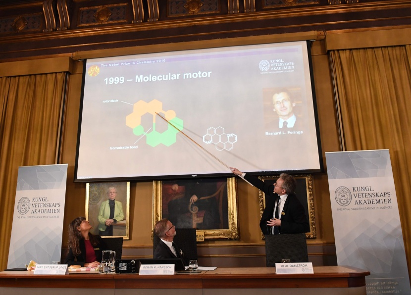 منح نوبل الكيمياء للعام 2016 إلى فرنسي وبريطاني وهولندي