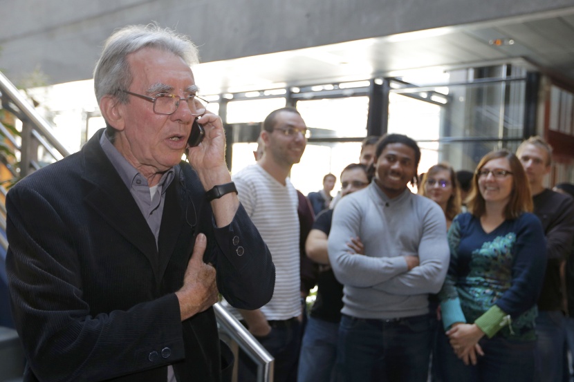 منح نوبل الكيمياء للعام 2016 إلى فرنسي وبريطاني وهولندي