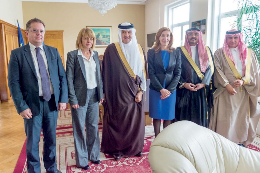 سلطان بن سلمان يبحث آفاق التعاون بين المملكة وبلغاريا