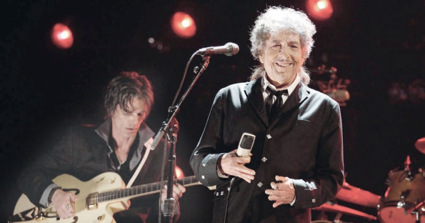 هنري ليفي: فوز مغن بـ «نوبل» أصاب «البيروقراطية الأدبية» بالذعر